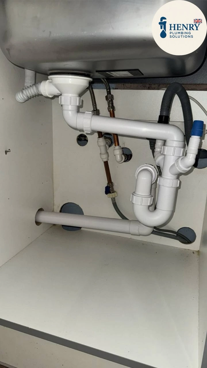 Sink waste pipe installation