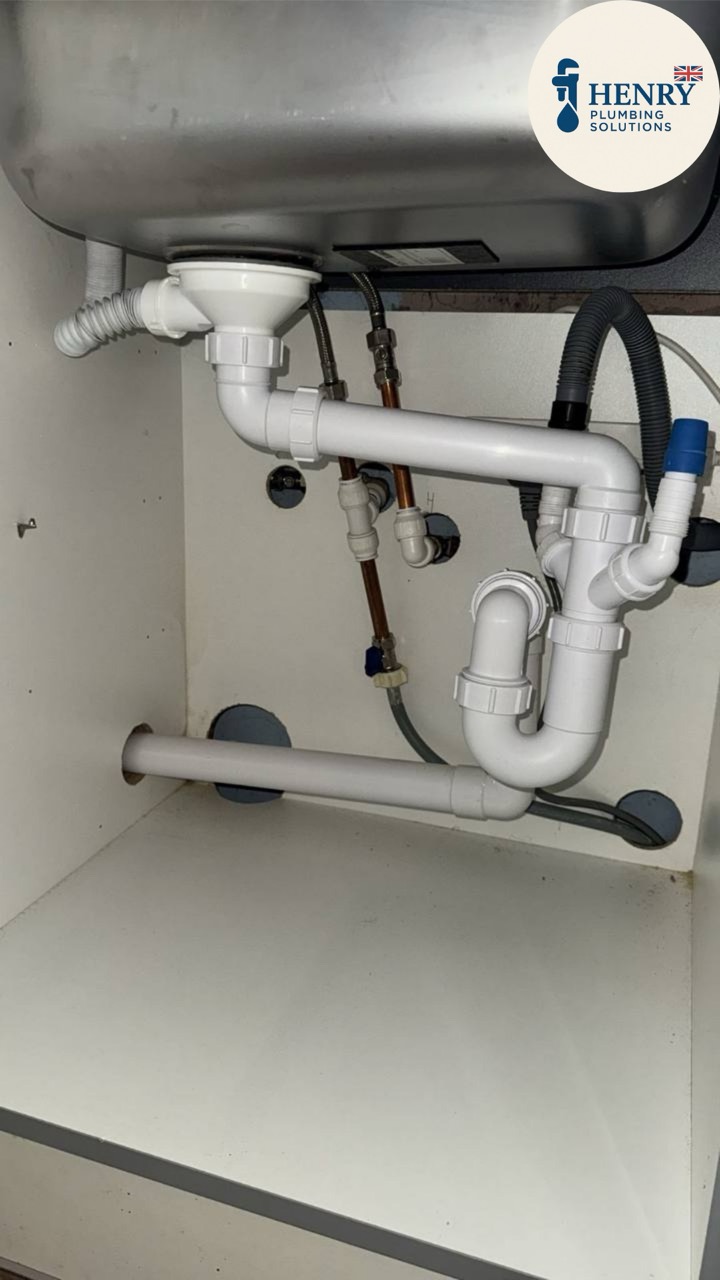 Sink waste pipe installation
